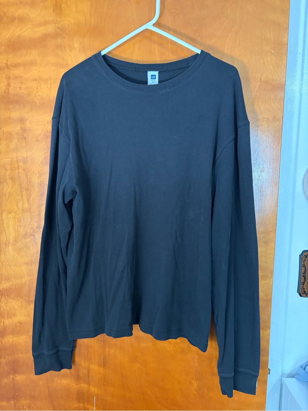 GAP Men's Black Crewneck Long-Sleeve Sweater